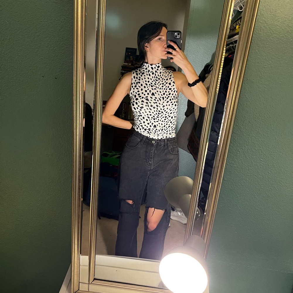 Chic Black and White Polka Dot Sleeveless Top
